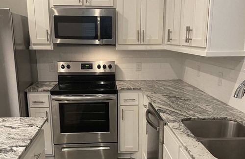 Huntsville Cabaña | Thoughtfully Designed 4Bedroom Cottage with Superior Amenities
