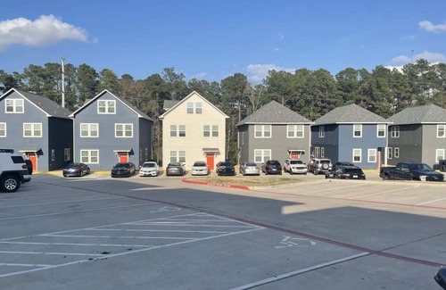 Huntsville Cabaña | Thoughtfully Designed 4Bedroom Cottage with Superior Amenities
