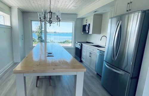 Leeds and the Thousand Islands Cabaña | Thousand Islands Luxury Peninsula Getaway - 360 Water View -