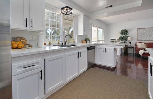 Thousand Oaks Casa | Thousand Oaks Pool Paradise—Private Home, Pool, & Free Heated Hot Tub!