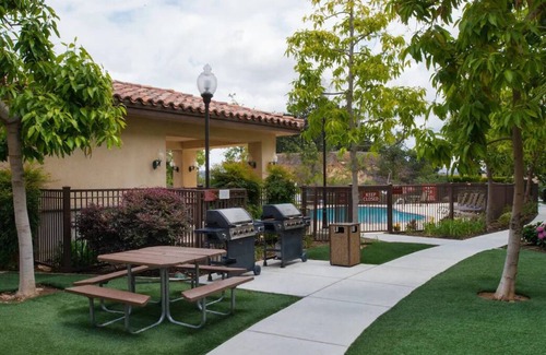 Thousand Oaks Casa | Thousand Oaks Retreat! 5 Quiet units w/Work Space