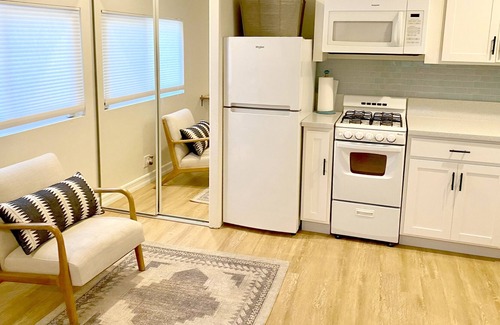 Thousand Oaks Cabaña | Thousand Oaks Studio Guest Cottage