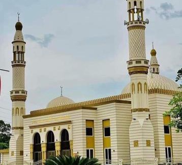 Hassan Abdal Apartamento | Three Bed Attached Bath Netflix Wifi Smart TV Parking WFH Desk Near Airport