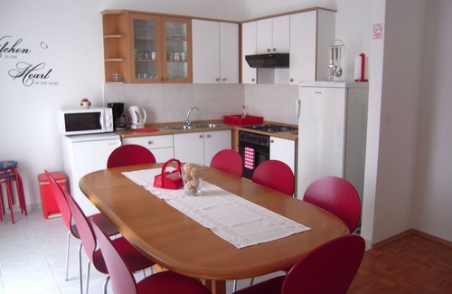 Novi Vinodolski Apartamento | Apartamento de tres habitaciones con terraza y vista al mar Novi Vinodolski (A-5529-a)