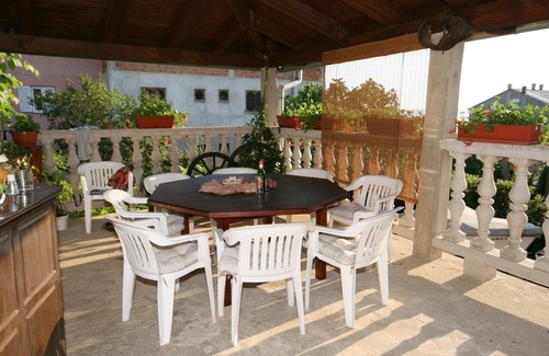 Novi Vinodolski Apartamento | Apartamento de tres habitaciones con terraza y vista al mar Novi Vinodolski (A-5529-a)