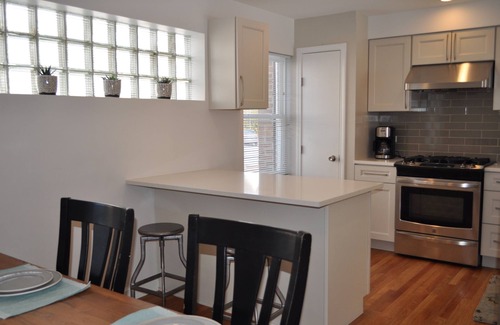 Mount Prospect Apartamento | Three bedroom apartment in very convenient location!