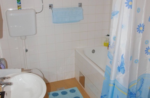 Businci Apartamento | Three bedroom apartment with terrace and sea view Businci, Ciovo (A-4667-a)