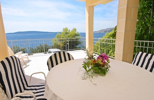 Okrug Donji Apartamento | Apartamento de tres habitaciones en la playa Okrug Donji, Ciovo (A-6859-a)