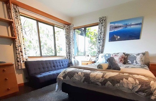 Cashmere Apartamento | Sherwood Lodge Guest Suite in Unique Treehouse with Spectacular Views & Gardens