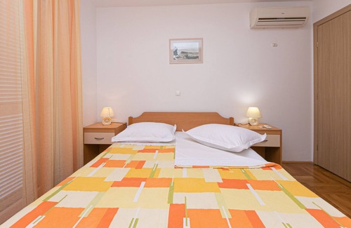 Donja luka Apartamento | Three bedroom apartment with balcony Makarska (A-18160-b)