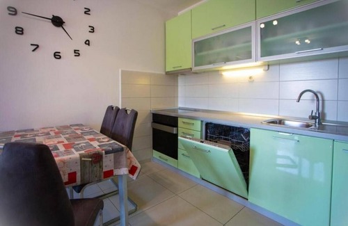 Vrpolje Apartamento | Three bedroom apartment with balcony Makarska (A-20195-a)