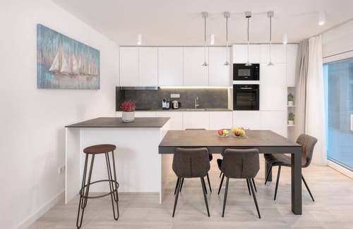Promajna Apartamento | Apartamento de tres habitaciones con aire acondicionado Promajna, Makarska (A-19144-a)