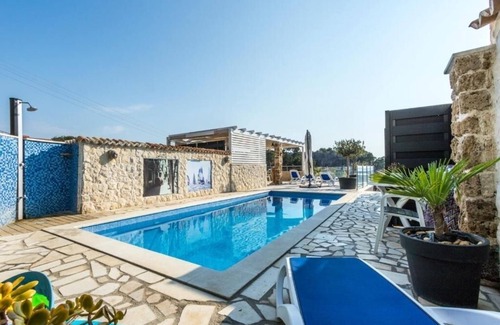 Meterize Apartamento | Apartamento de tres habitaciones con terraza y vista al mar Sibenik (A-22457-a)