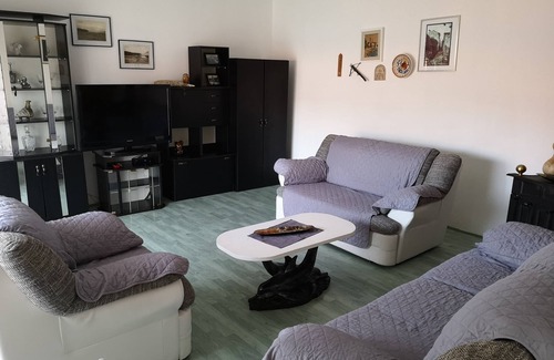 Lopar Apartamento | Apartamento de tres habitaciones con un balcon Lopar, Rab (A-18896-a)