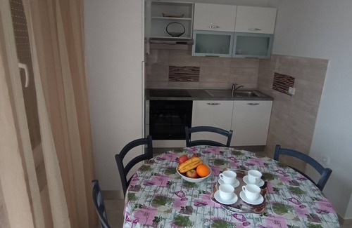 Selce Apartamento | Three-bedroom apartment, center of Selce