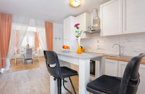 Mejasi Apartamento | Apartamento de tres habitaciones con una terraza Split (A-21026-a)