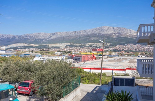 Mejasi Apartamento | Apartamento de tres habitaciones con una terraza Split (A-21026-a)
