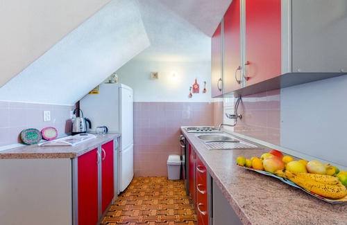 Mirce Apartamento | Apartamento de tres habitaciones con terraza y vista al mar Mirca, Brac (A-5613-a)