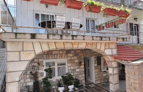 Trpanj Apartamento | Apartamento de tres habitaciones con una terraza Trpanj, Peljesac (A-15995-a)