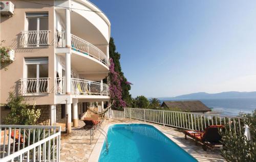 Podaca Apartamento | Three-Bedroom Apartment In Podaca