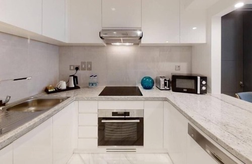 Al Mankhool Apartamento | Three Bedroom Apartment Near Sharaf Dg Metro By ER