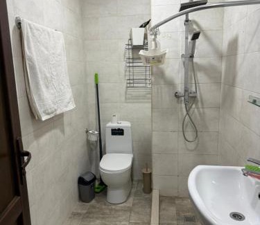 Tbilisi Apartamento | Three-bedroom apartment "Nikala"