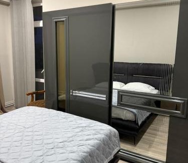 Tbilisi Apartamento | Three-bedroom apartment "Nikala"