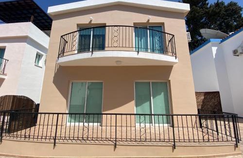 Universal Villa | Three Bedroom Casa de Paphos