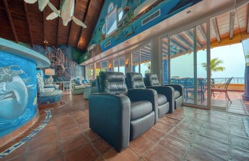 Antoneys Cay Cabina | Three Bedroom Condo - This half of the castle sleeps up to 17 guests
