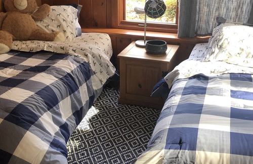 Meredith Cabaña | 80 pies de costa con playa de arena. DOS CASAS privadas en el lago Winniepsauke
