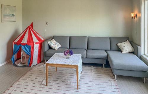 Flekkerøy Casa | Three Bedroom Cozy Home In Flekkerøy