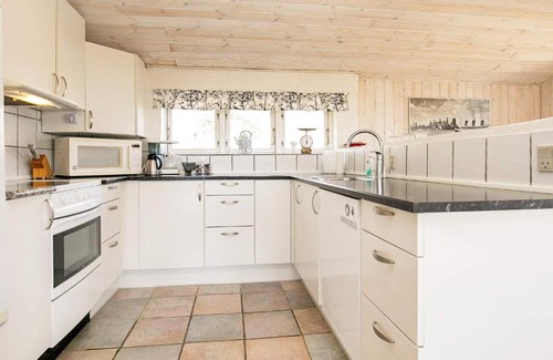 Vejers Strand Casa | Three-Bedroom Holiday home in Vejers Strand 2