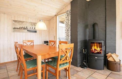 Vejers Strand Casa | Three-Bedroom Holiday home in Vejers Strand 2