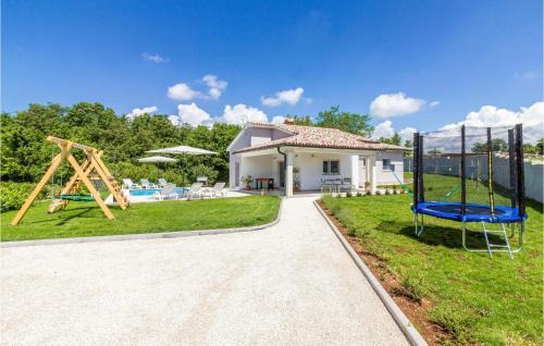 Divsici Casa | Three-Bedroom Holiday Home In Cetinici