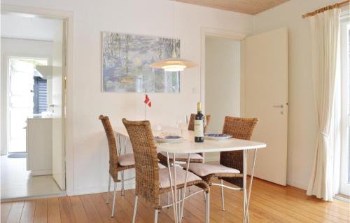 Udsholt Sand Casa | Three-Bedroom Holiday Home In Grasted