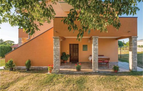Grandici Casa | Three-Bedroom Holiday Home In Barban