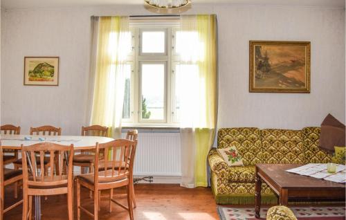 Brakne-Hoby Casa | Three-Bedroom Holiday Home Bräkne-Hoby With A Fireplace 05