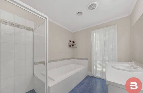 Wallan Casa | Three Bedroom Home in Wallan