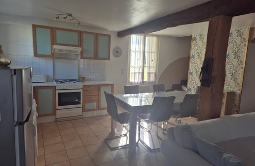 Ternant Apartamento | Three Bedroom House 8 beds
