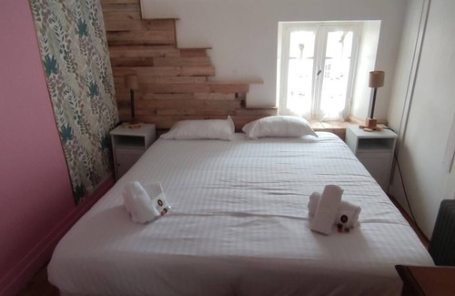 Ternant Apartamento | Three Bedroom House 8 beds