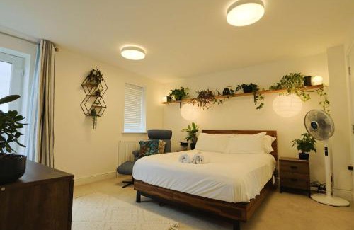 Easton Casa | Three Bedroom House in Easton