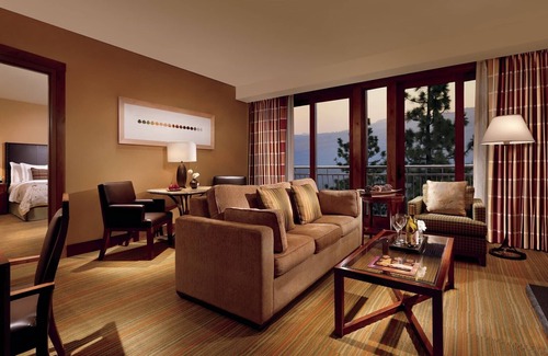 Truckee Complejo | Three bedroom luxury villa on slopes of Lake Tahoe.