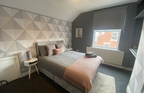 Nottingham Casa | Three bedroom modern apartment within a stones throw from the city centre