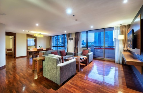 Embassy District Casa | Three Bedroom Residence - an excellent choice for large families
