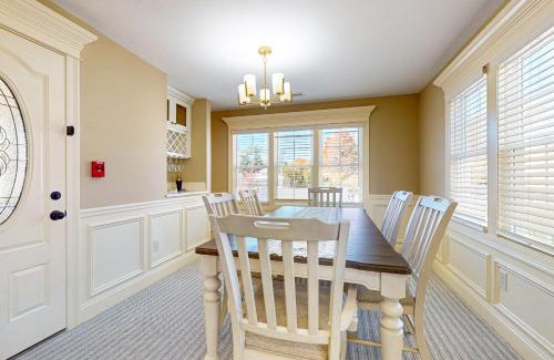 Holyoke Apartamento | Three Bedroom - Victory Residence