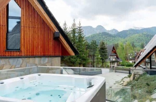 Koscielisko Casa | Three-Bedroom Villa with jacuzzi B