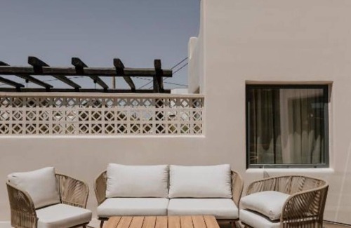 Plaka Villa | Three-Bedroom Villa With Private Pooll