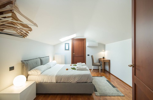 Villa Guardia Cama Y Desayuno | Three bedrooms Apartment in a B&B