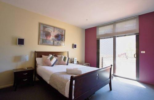 Sullivan's Cove Apartamento | Three bedrooms Unit with free parking