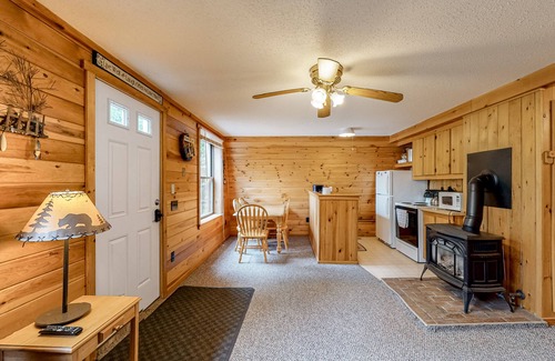 Greenville Casa | Three cabins in one - lakefront property - dog-friendly